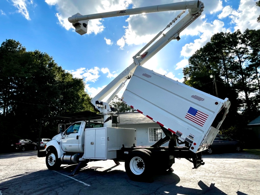 2015 Ford F-750 - Photo 17
