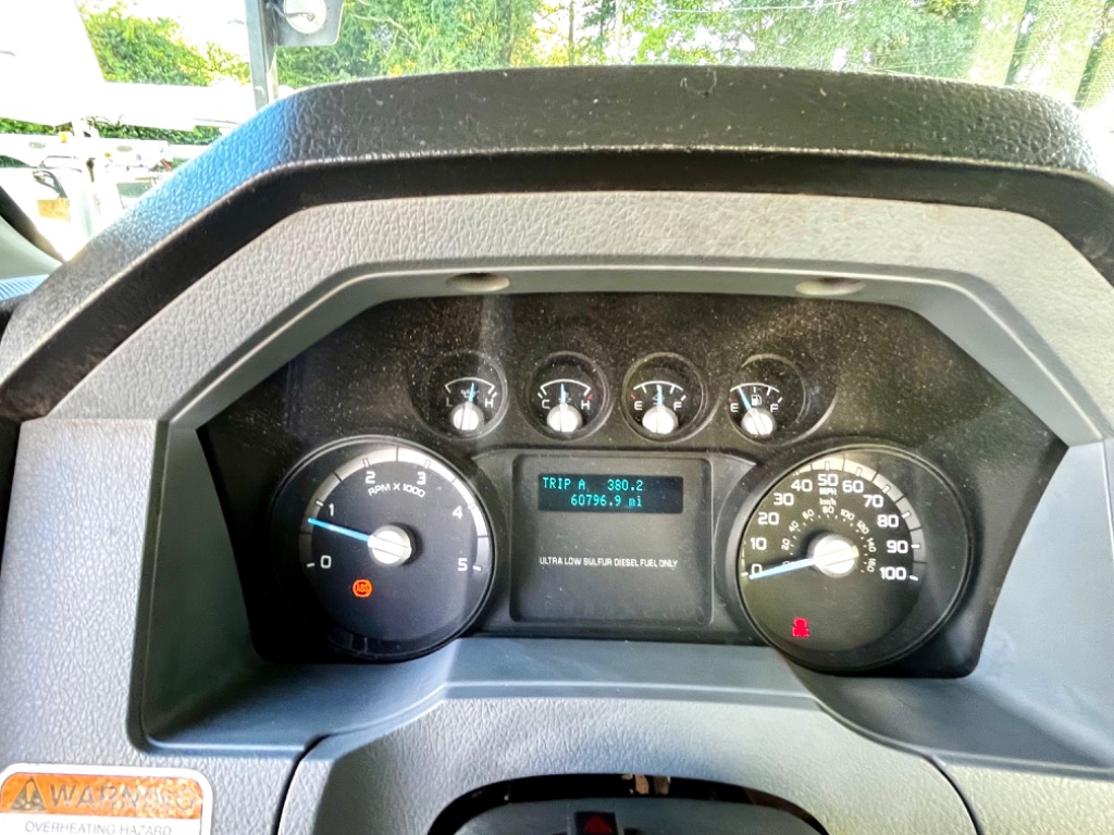 2015 Ford F-750 - Photo 9