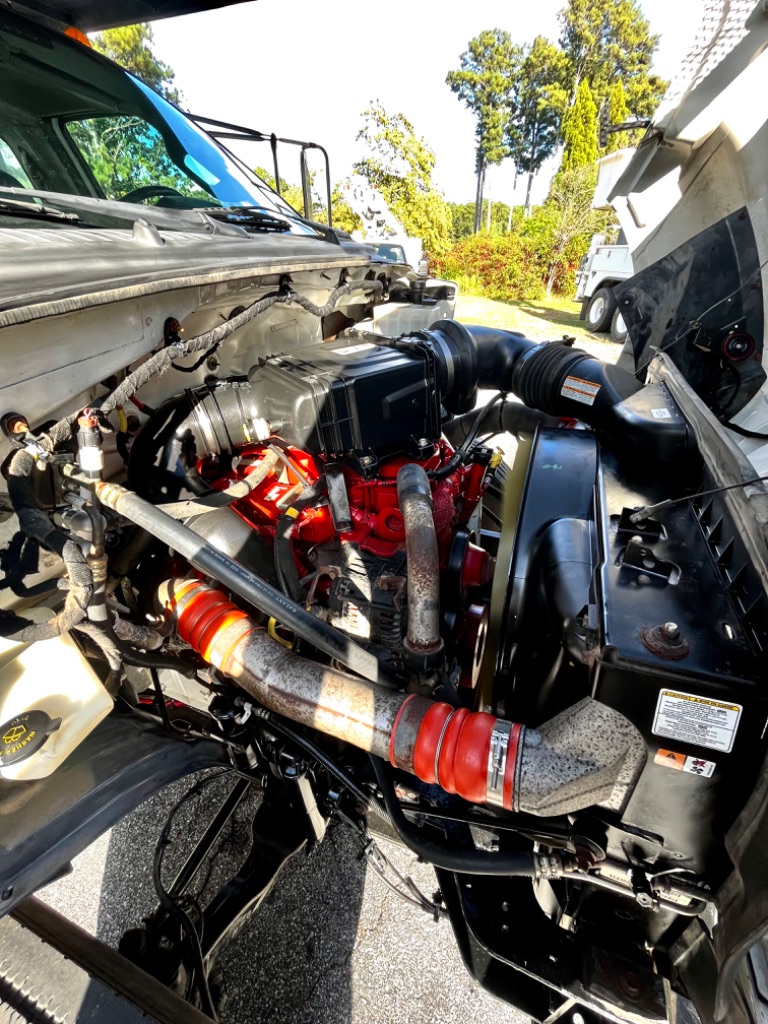 2015 Ford F-750 - Photo 12